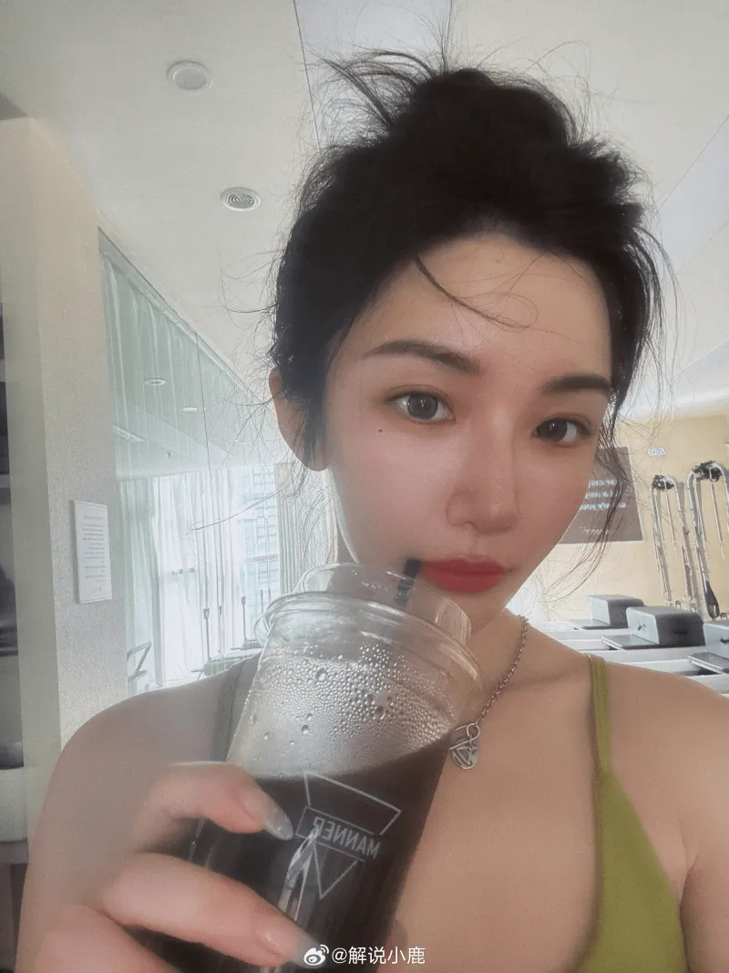 半岛体育在线官网-小鹿发布自拍：收藏每一份爱意，七夕快乐