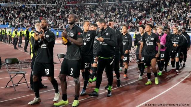 半岛体育官方入口-欧联杯冠军遭遇完败 法兰克福与顶尖豪门差距不小