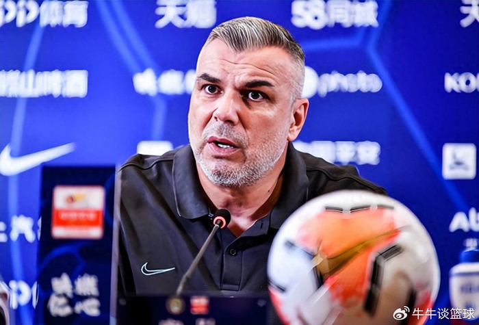 半岛体育官方网站-斯卢茨基暂时离开申花队！已直接现身超级杯现场，引发热议|上海申花|中超|上海海港|奥拉罗尤|北京国安_新浪体育_新浪新闻